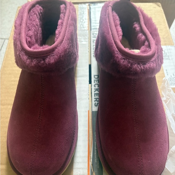 UGG Ultra Snugscape Mini Boots - Picture 12 of 16